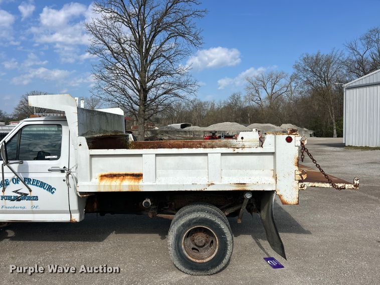 image for item FC5301 1996 Ford F450 dump truck