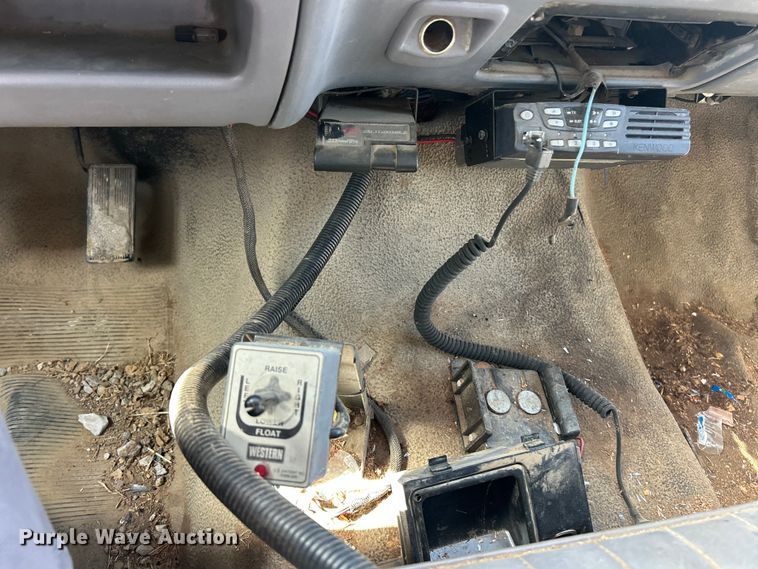 image for item FC5301 1996 Ford F450 dump truck