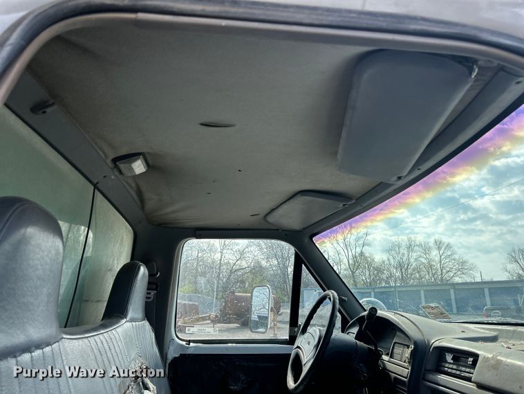 image for item FC5301 1996 Ford F450 dump truck