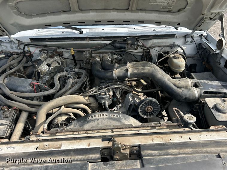 image for item FC5301 1996 Ford F450 dump truck