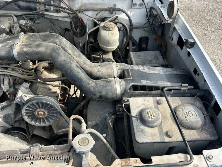 image for item FC5301 1996 Ford F450 dump truck