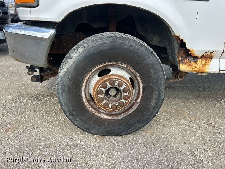 image for item FC5301 1996 Ford F450 dump truck