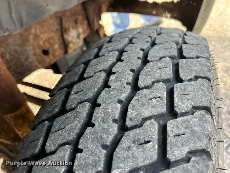 image for item FC5301 1996 Ford F450 dump truck