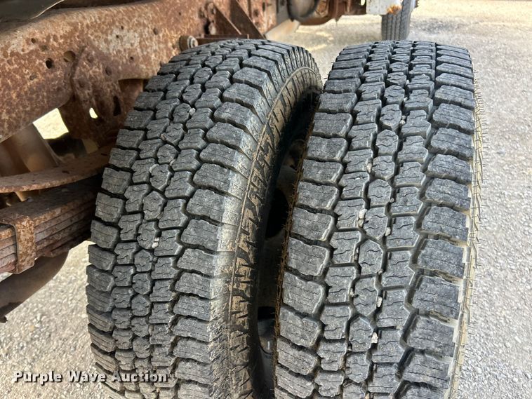 image for item FC5301 1996 Ford F450 dump truck