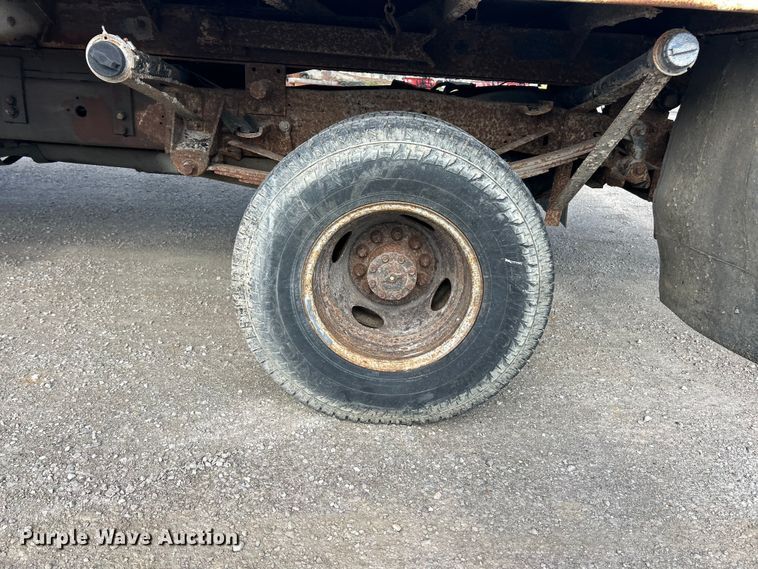 image for item FC5301 1996 Ford F450 dump truck