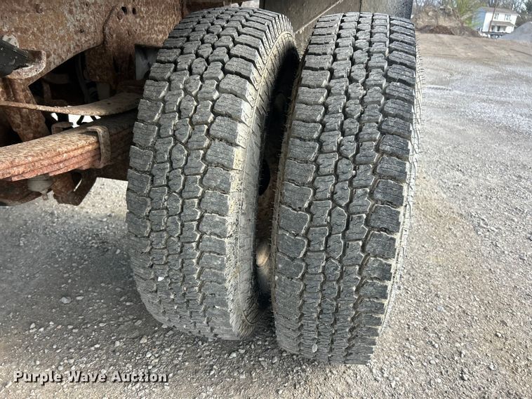 image for item FC5301 1996 Ford F450 dump truck