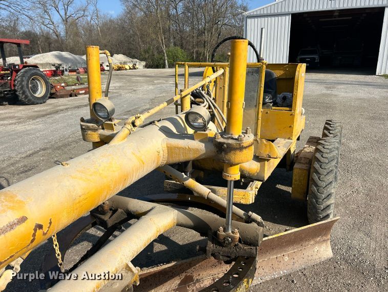 image for item FC5305 Allis-Chalmers rigid frame motor grader