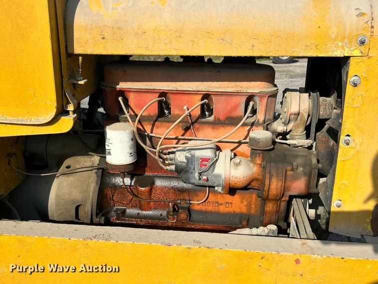 image for item FC5305 Allis-Chalmers rigid frame motor grader