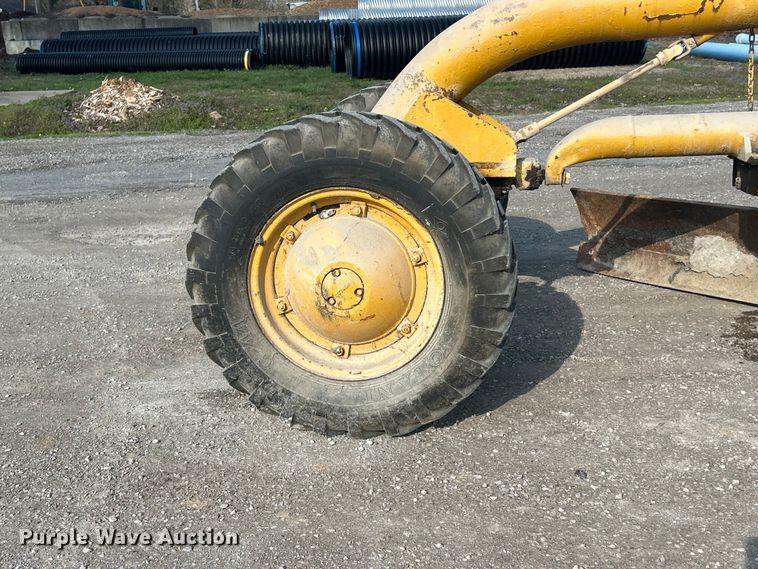 image for item FC5305 Allis-Chalmers rigid frame motor grader