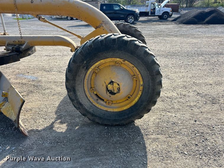 image for item FC5305 Allis-Chalmers rigid frame motor grader