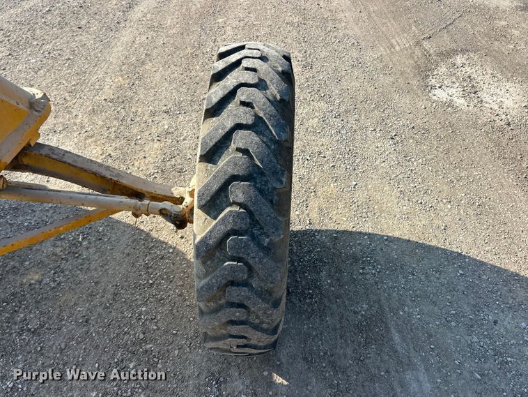 image for item FC5305 Allis-Chalmers rigid frame motor grader