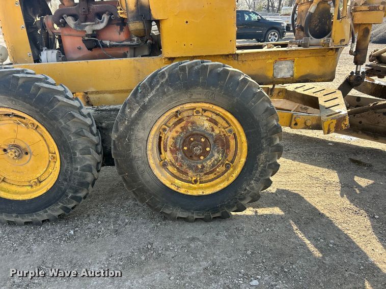 image for item FC5305 Allis-Chalmers rigid frame motor grader