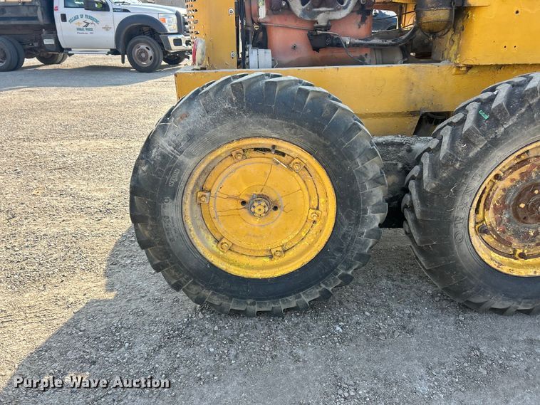 image for item FC5305 Allis-Chalmers rigid frame motor grader