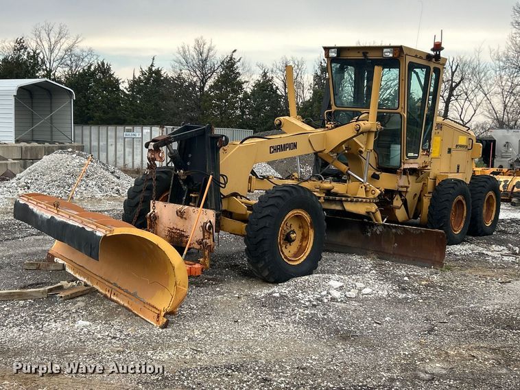 image for item FC5316 1995 Champion 720A motor grader