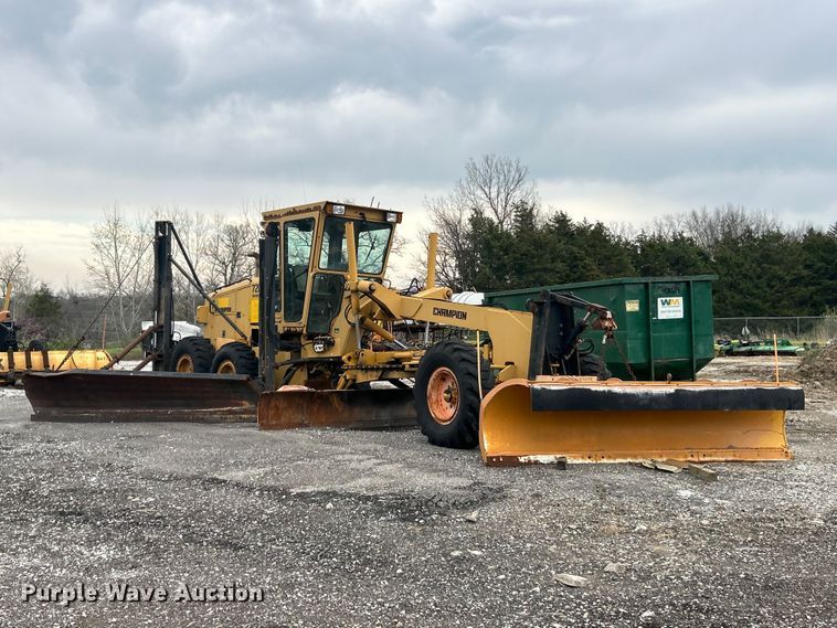 image for item FC5316 1995 Champion 720A motor grader