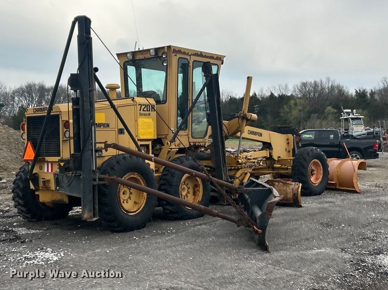 image for item FC5316 1995 Champion 720A motor grader