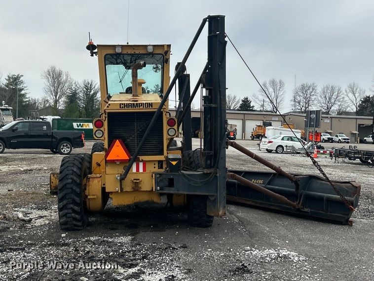 image for item FC5316 1995 Champion 720A motor grader