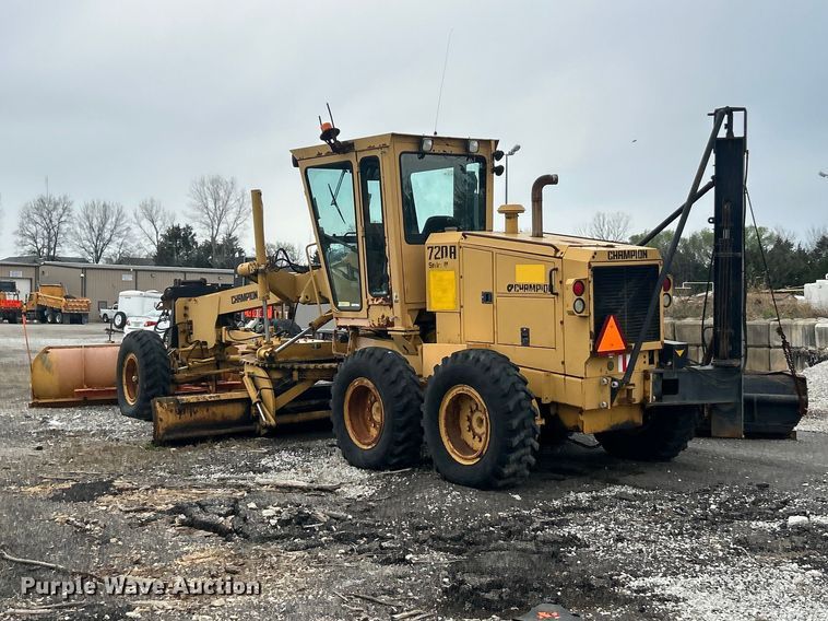 image for item FC5316 1995 Champion 720A motor grader