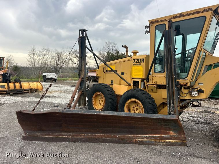 image for item FC5316 1995 Champion 720A motor grader