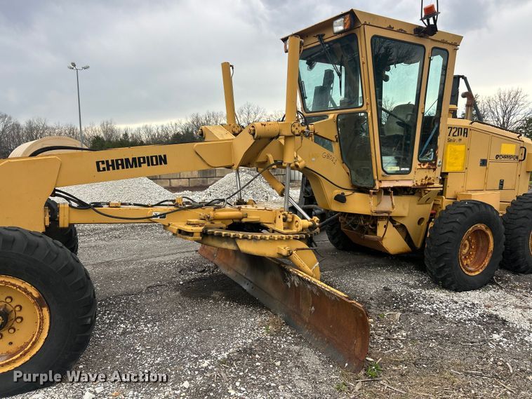 image for item FC5316 1995 Champion 720A motor grader