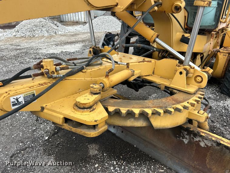 image for item FC5316 1995 Champion 720A motor grader