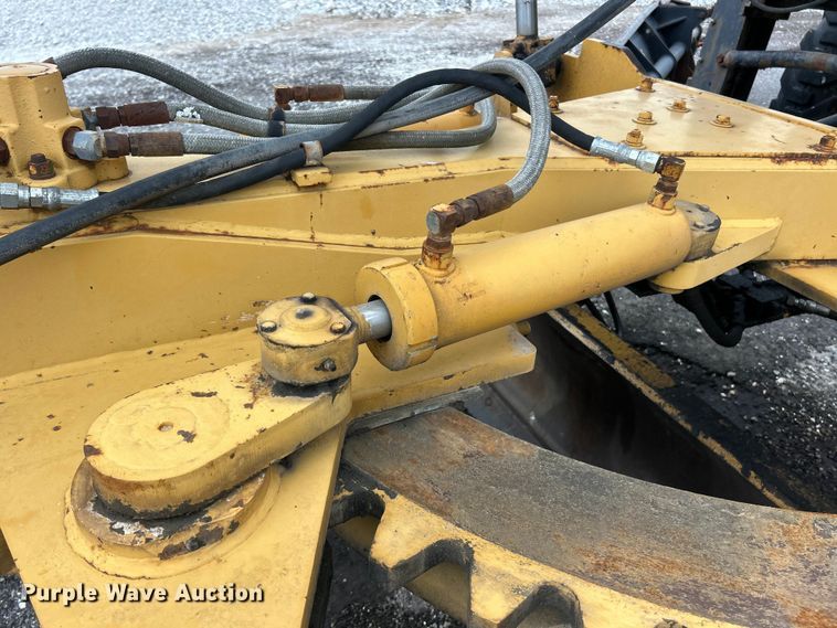 image for item FC5316 1995 Champion 720A motor grader