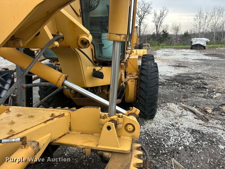 image for item FC5316 1995 Champion 720A motor grader