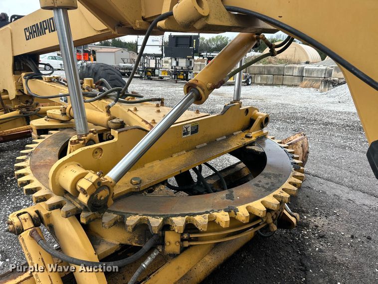 image for item FC5316 1995 Champion 720A motor grader