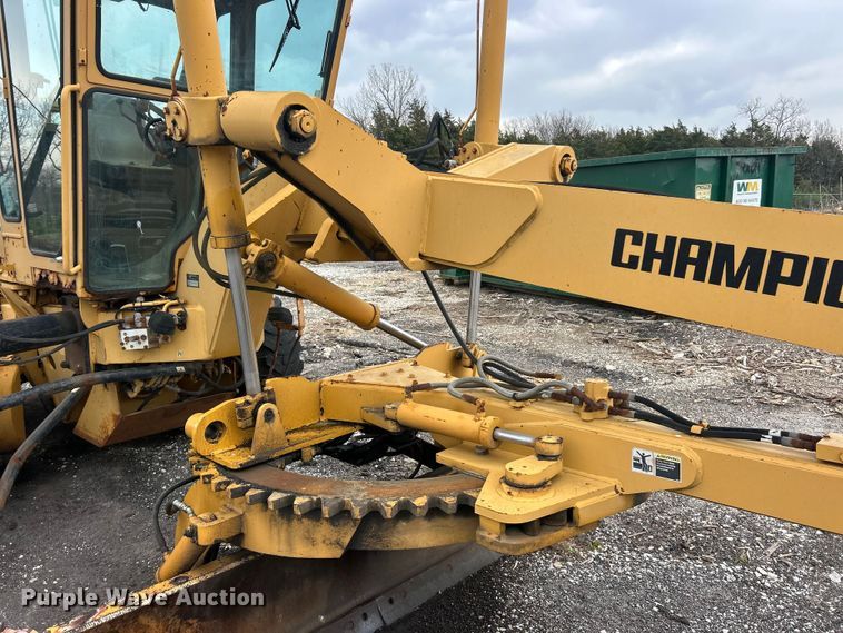image for item FC5316 1995 Champion 720A motor grader