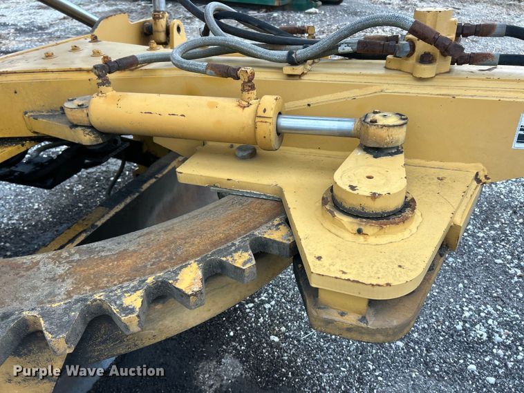 image for item FC5316 1995 Champion 720A motor grader