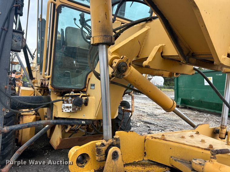 image for item FC5316 1995 Champion 720A motor grader