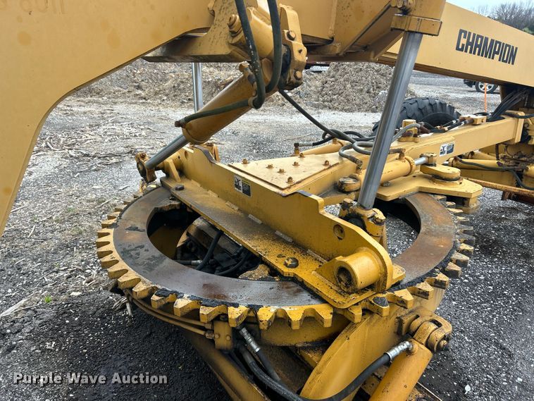 image for item FC5316 1995 Champion 720A motor grader