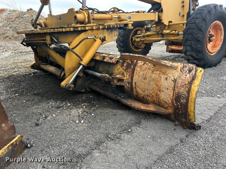 image for item FC5316 1995 Champion 720A motor grader