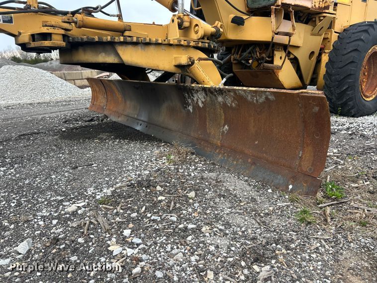 image for item FC5316 1995 Champion 720A motor grader