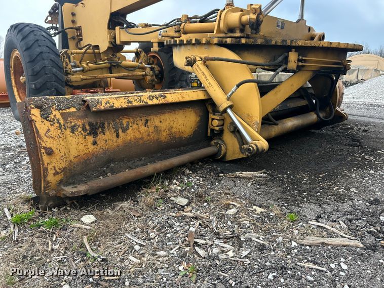 image for item FC5316 1995 Champion 720A motor grader