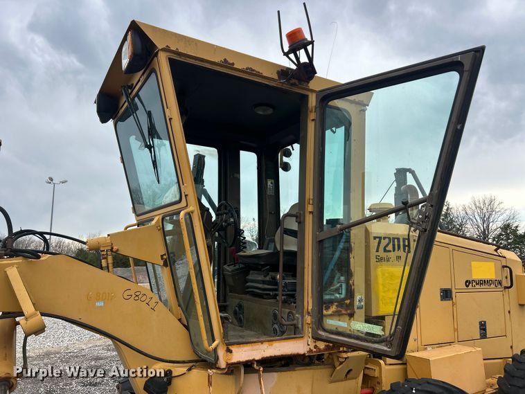 image for item FC5316 1995 Champion 720A motor grader