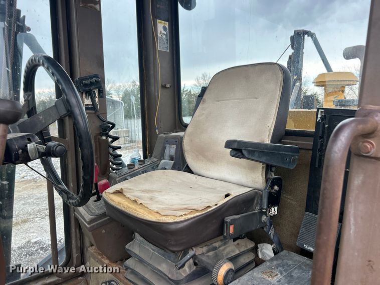 image for item FC5316 1995 Champion 720A motor grader