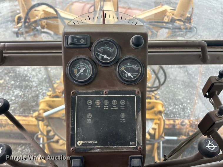 image for item FC5316 1995 Champion 720A motor grader