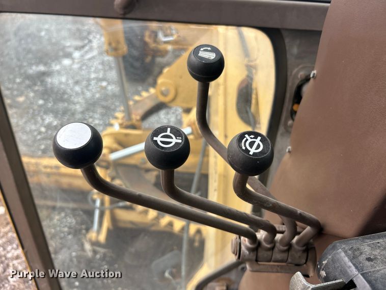 image for item FC5316 1995 Champion 720A motor grader