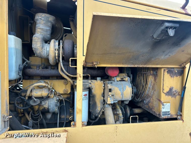 image for item FC5316 1995 Champion 720A motor grader