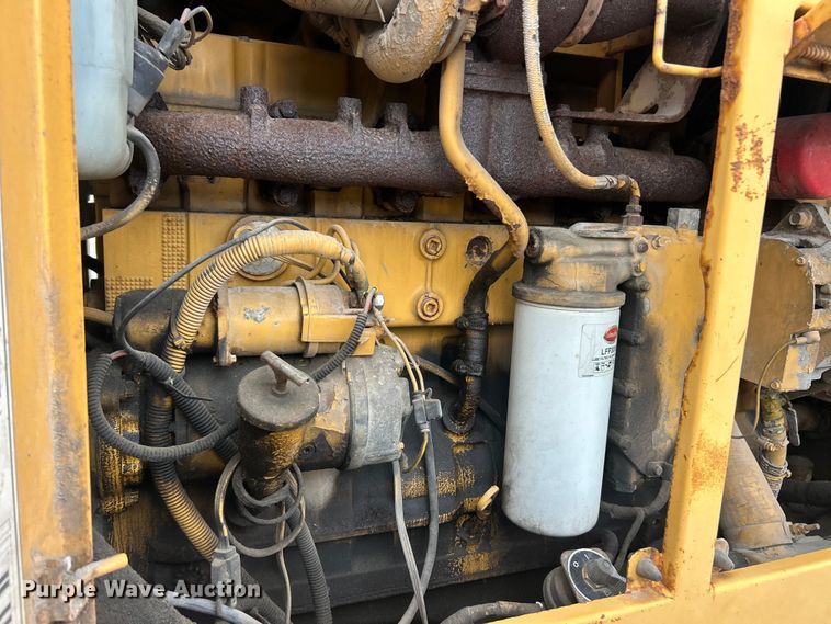 image for item FC5316 1995 Champion 720A motor grader