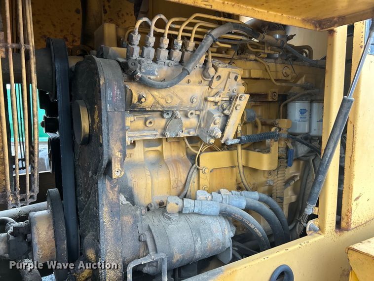 image for item FC5316 1995 Champion 720A motor grader