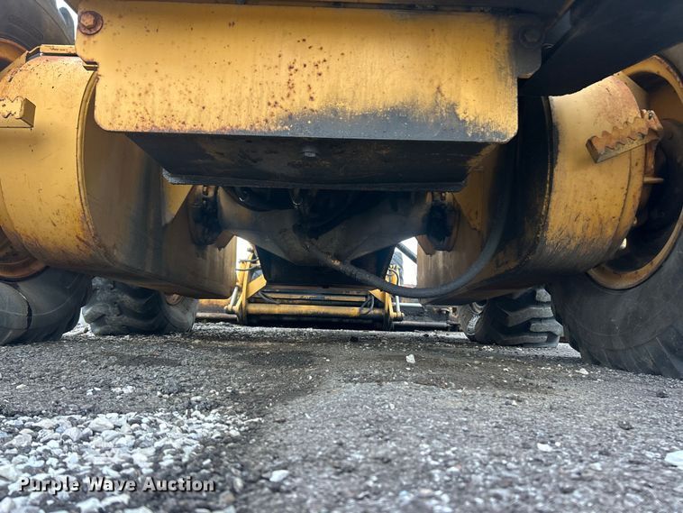 image for item FC5316 1995 Champion 720A motor grader