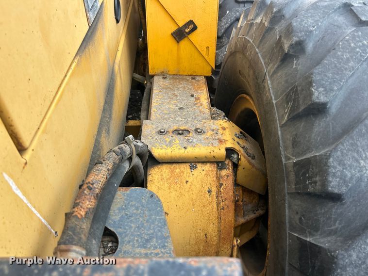 image for item FC5316 1995 Champion 720A motor grader