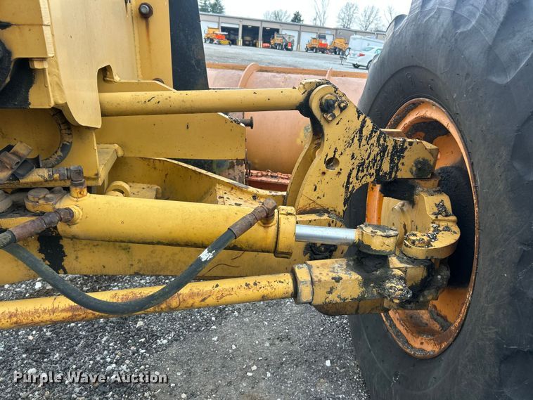 image for item FC5316 1995 Champion 720A motor grader