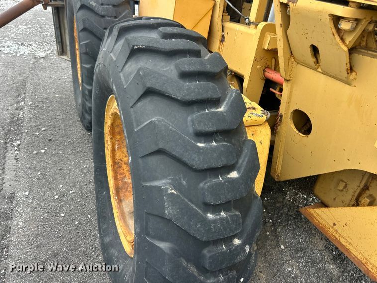 image for item FC5316 1995 Champion 720A motor grader