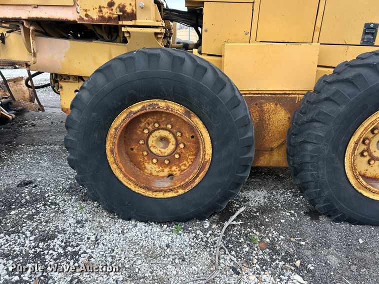 image for item FC5316 1995 Champion 720A motor grader