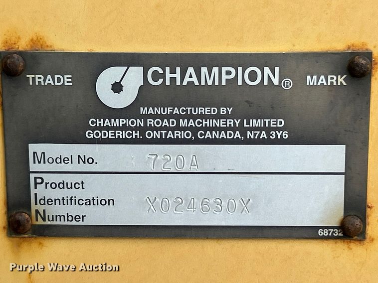 image for item FC5316 1995 Champion 720A motor grader