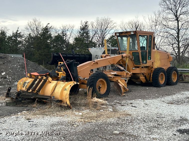 image for item FC5317 1995 Champion 720A motor grader