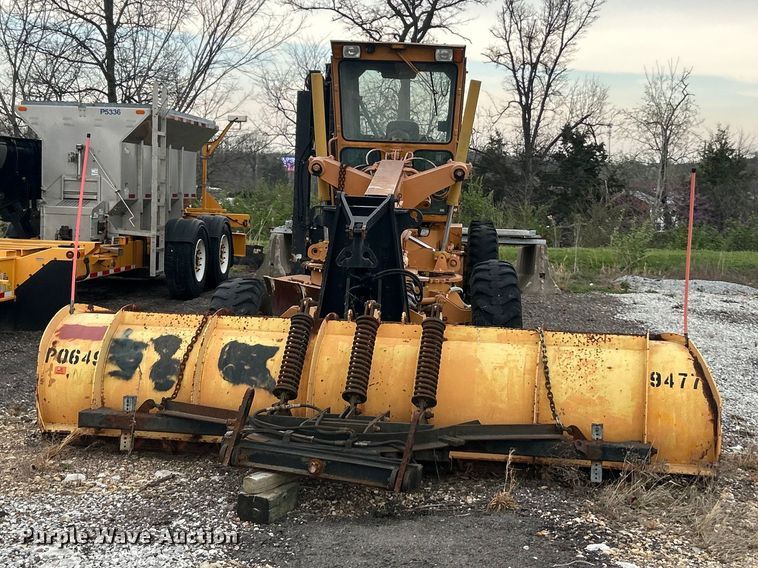 image for item FC5317 1995 Champion 720A motor grader